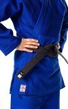 judo-anzug-mizuno-yusho-3-750-g-ijf-blau-04.jpg