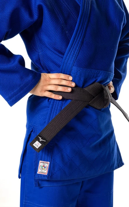 judo-anzug-mizuno-yusho-3-750-g-ijf-blau-04.jpg
