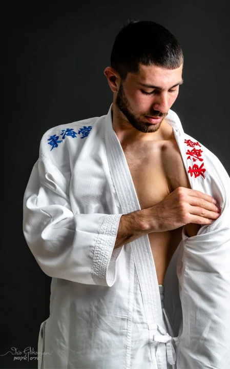 karateanzug-tokaido-kumite-master-k1-wkf-weiss-06.jpg